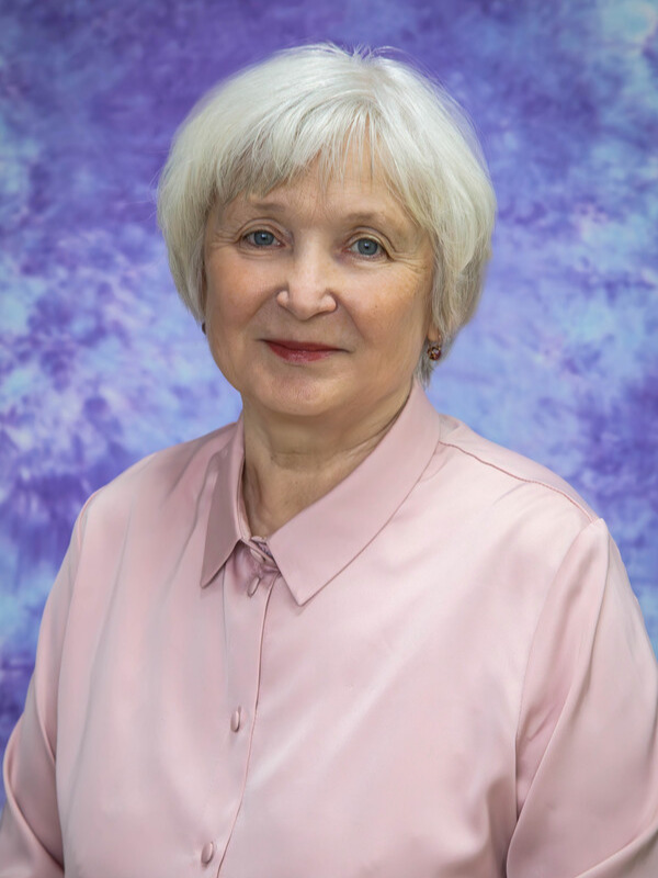 Колесова Елена Петровна.